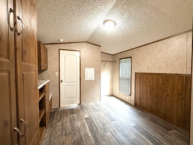 5421 State Highway 135 N #E — Photo 7