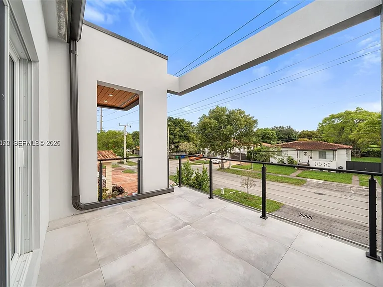 3431 SW 16th Ter #1 — Photo 18