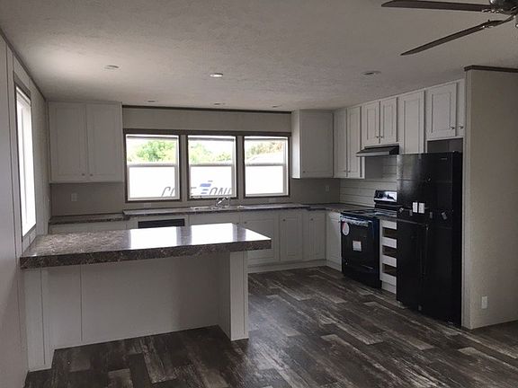 2nd image of 72 N Stuart Cir