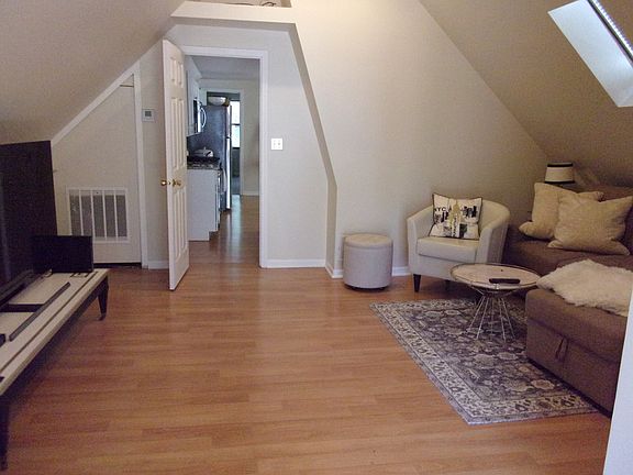 5th image of 2655 N Marshfield Ave #2