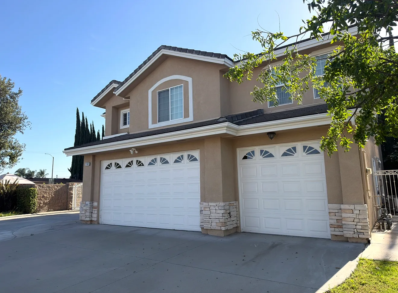 5 bed, 2891 sqft, $4,600 — Photo 1