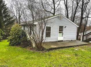 29 Locust Rd, Wantage, NJ 07461