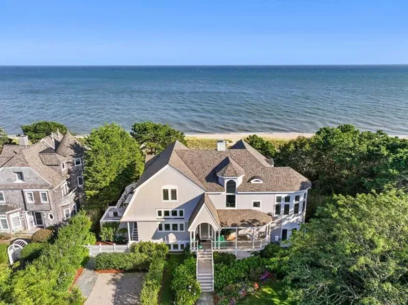 27 Ocean Bluff Drive, Mashpee, MA 02649