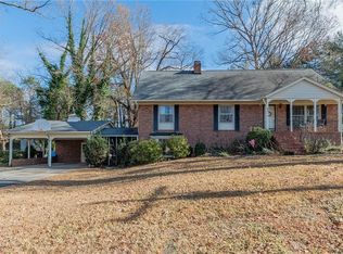 601 Longview Dr, Thomasville, NC 27360