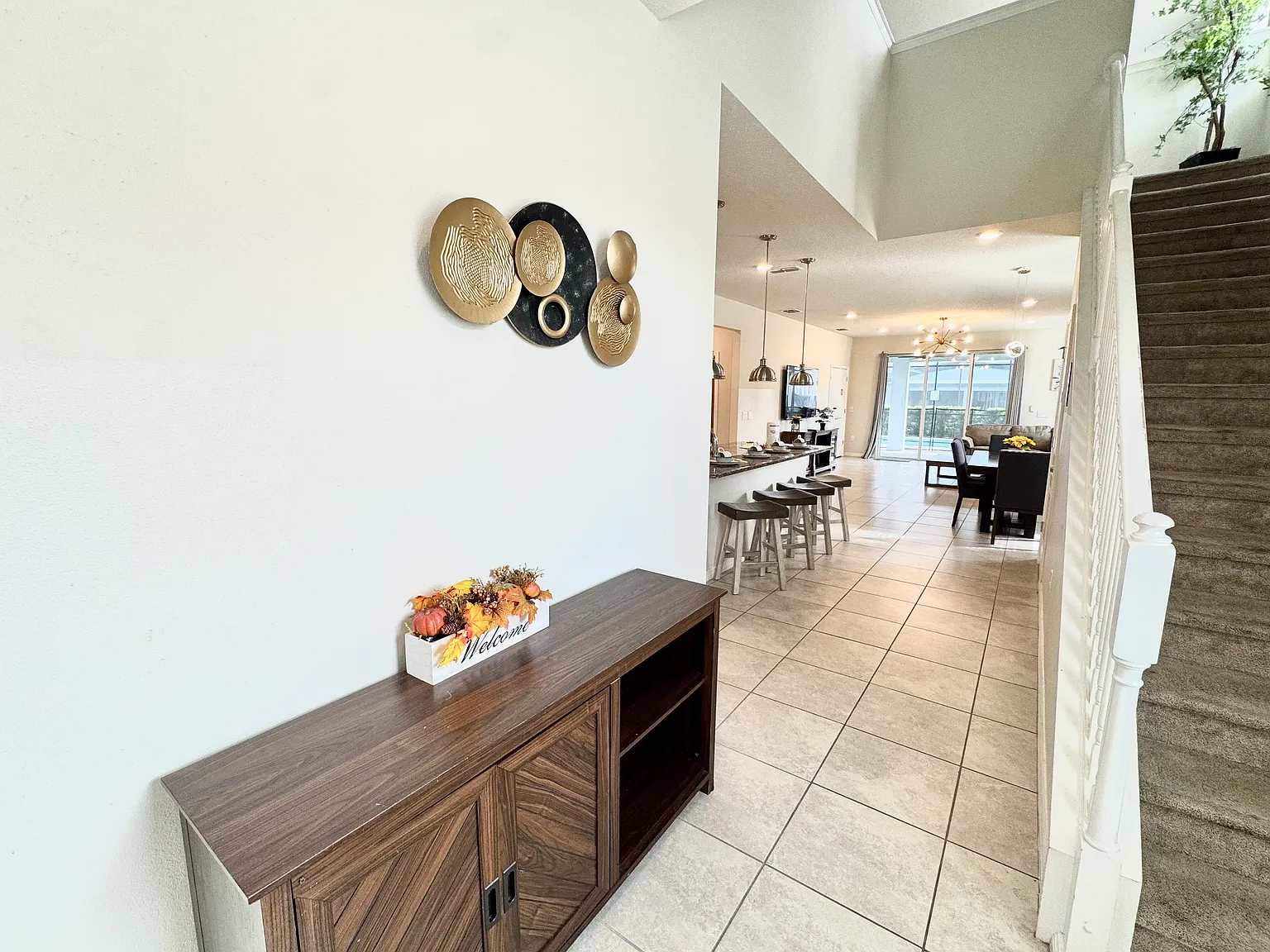 7 bed, 5.5 bath, 3281 sqft, $4,500 — Photo 4