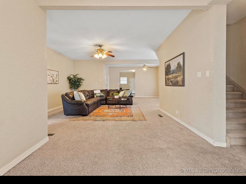 1st image of 806 S Osage Ave #806