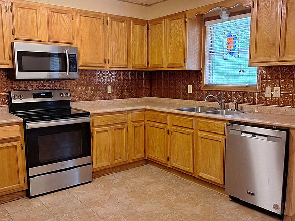 4th image of 1506 Dixon Ln