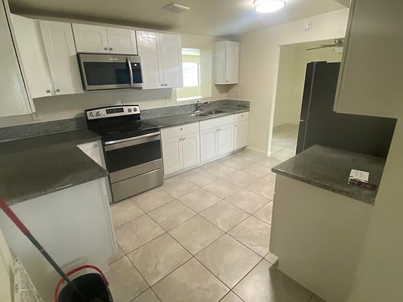 5th image of 8032 E Kenyon Dr