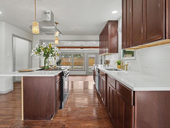 4th image of 3717 26th St