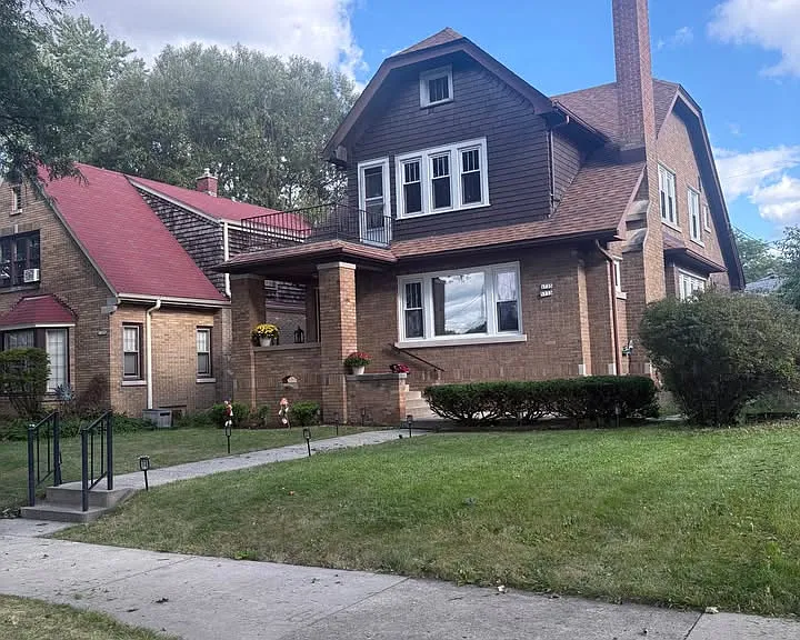 5733 W Philip Pl — Photo 1