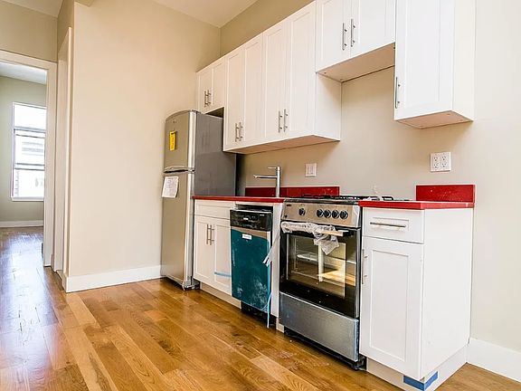 3rd image of 252 Melrose St #2H