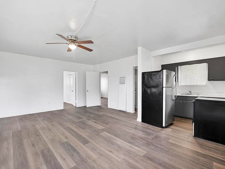515 NE 150th St #1 — Photo 9
