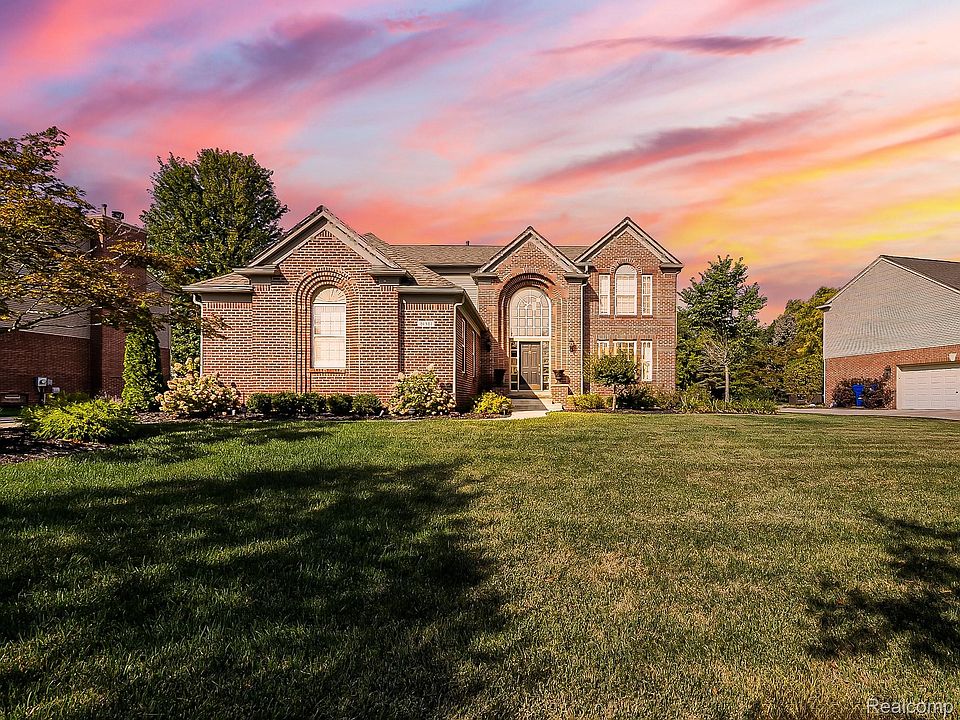 1st image of 48581 Greenwich Cir