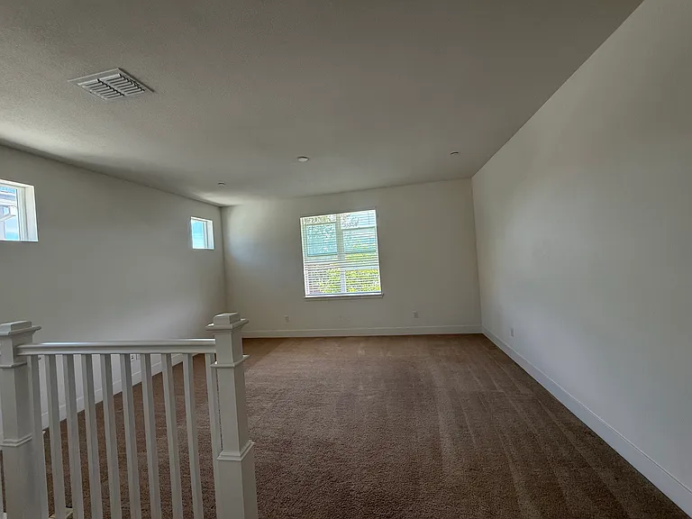 16763 Murphy Ave — Photo 10