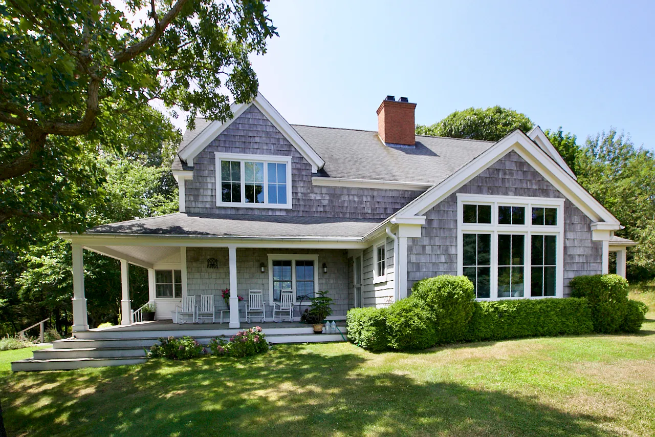 West Neck Contemporary Farmhouse With Majestic Views — Photo 1