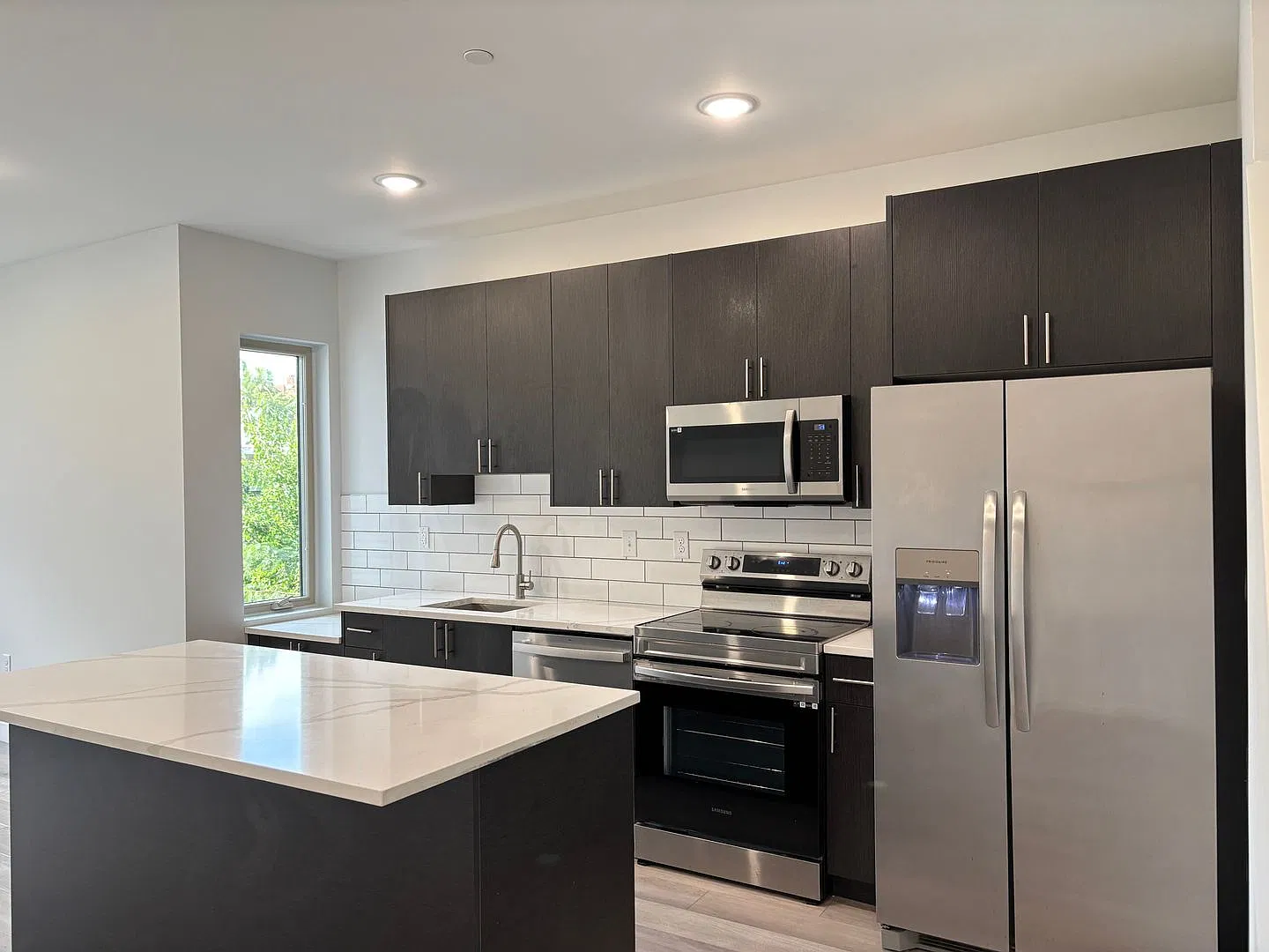 2226 N Franklin St — Photo 2