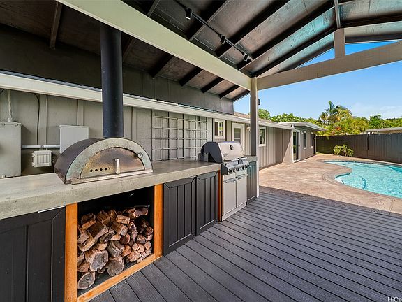 3rd image of 1127 Lauloa St