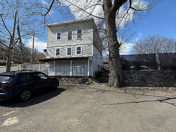 2nd image of 26 Hemlock Pl