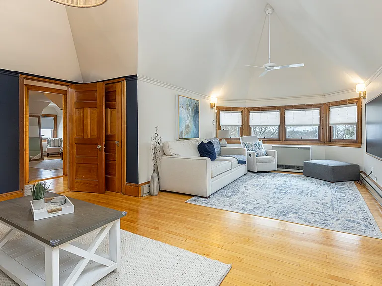 318 Brighton Ave — Photo 7