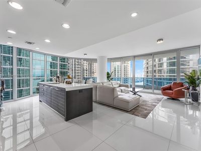 200 Biscayne Boulevard Way APT 3601, Miami, FL, 33131