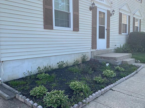 2nd image of 8707 Grove