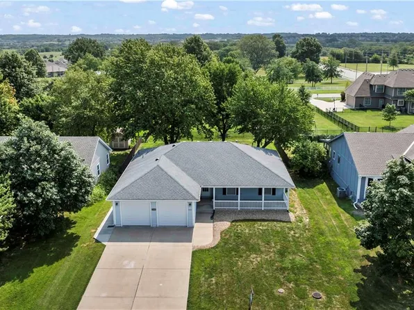 16211 Spring Valley Rd, Belton, MO 64012