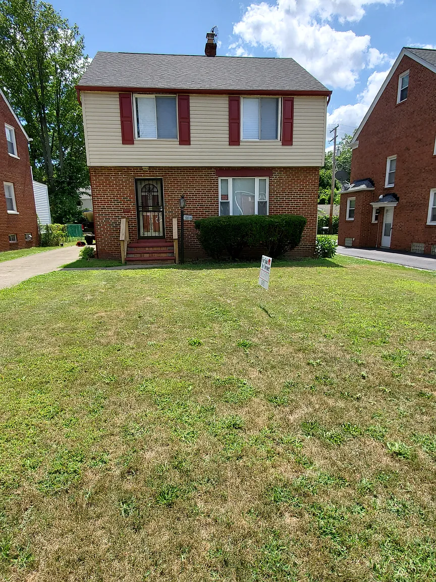 16616 Glendale Ave photo 1
