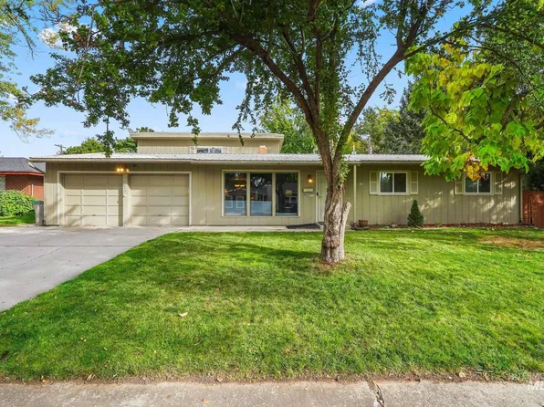 2902 S Meadowbrook Dr, Boise, ID 83705