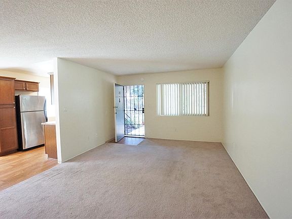 4th image of 7516 Parkway Dr APT 1G
