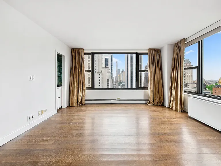 117 E 57th St #35D — Photo 9