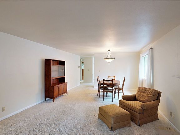 3rd image of 24811 10th Ave S