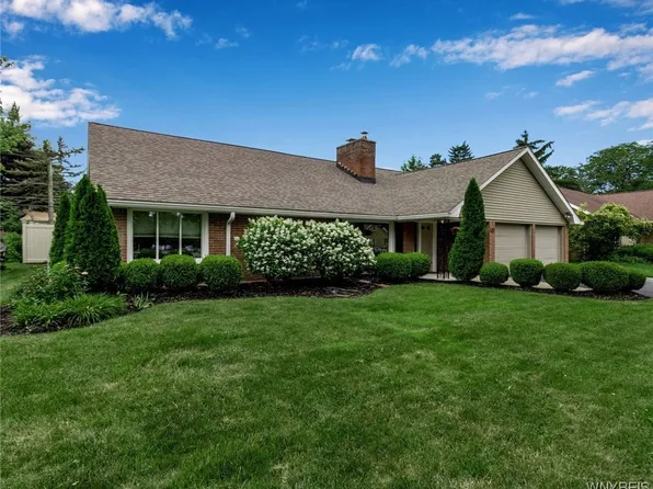 33 Wansfell Rd, Amherst, NY 14226