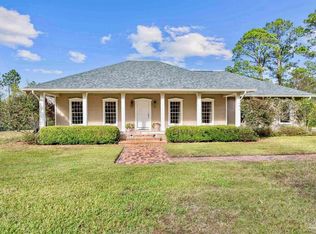 3075 Robinson Point Rd, Milton, FL 32583