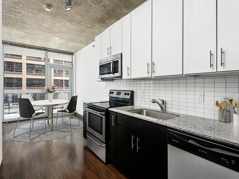 JeffJack Apartments — Photo 19
