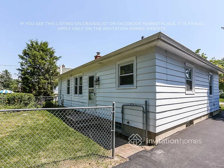180 S Oakland Grv — Photo 15