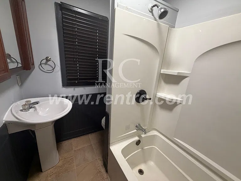 136 S Griffin St — Photo 8