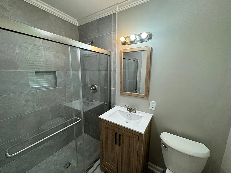 2434 Oxford Dr — Photo 35