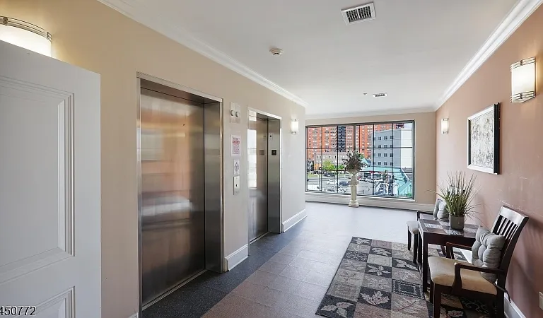 1209 Summit Ave #405 — Photo 3