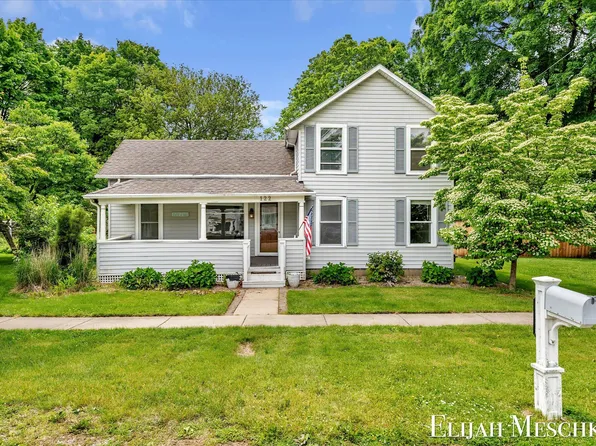 122 S Cedar St, Schoolcraft, MI 49087