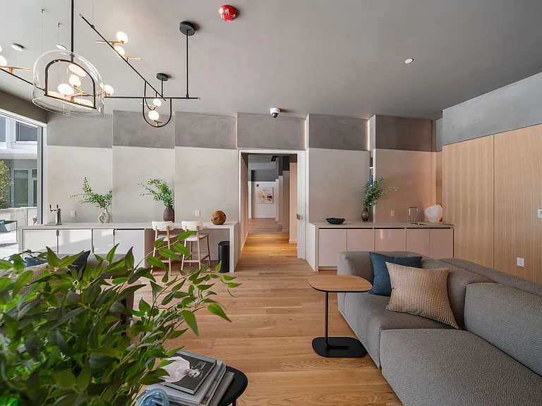 Hawkins — Photo 9