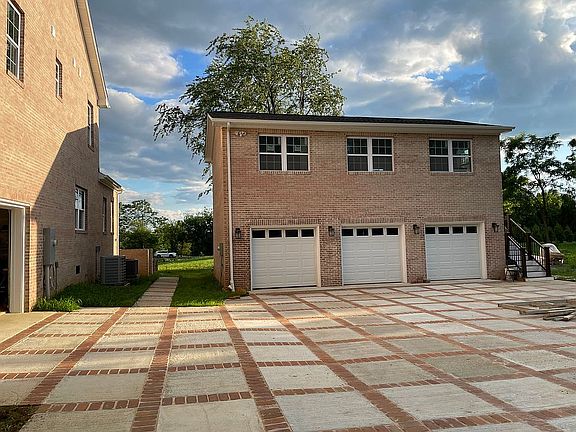 3rd image of 16134 Waterford Creek Cir