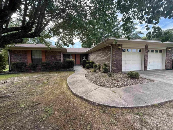 802 Meredith St, White Hall, AR 71602