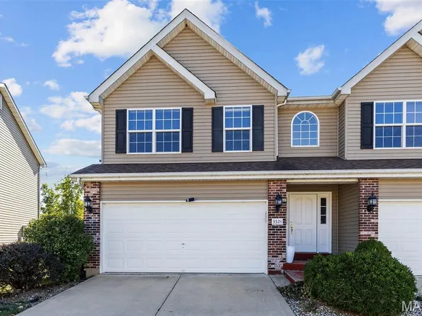 3524 Candlebrook Ct, Florissant, MO 63034