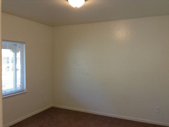 4th image of 3167 38th Ave