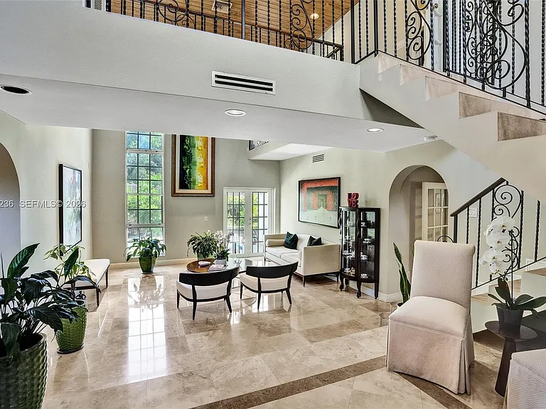 1534 Palancia Ave — Photo 19