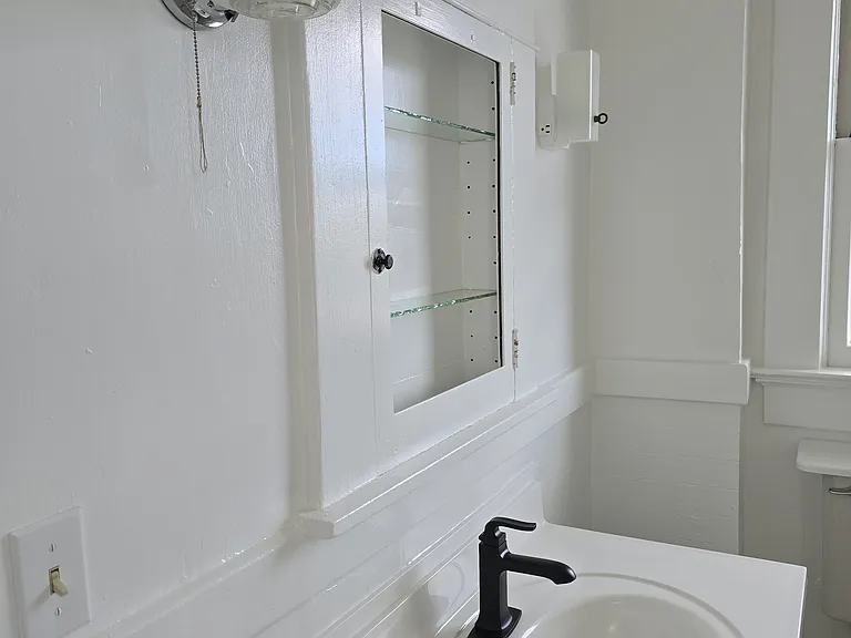 711 N Pine St — Photo 26
