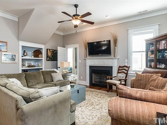 5th image of 78 Ellen Cir