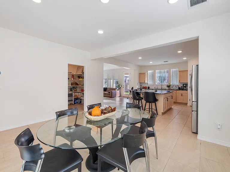 12804 De La Rosa Ave — Photo 8