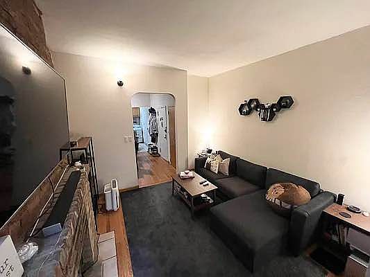 2nd image of 493 Amsterdam Ave APT 3C