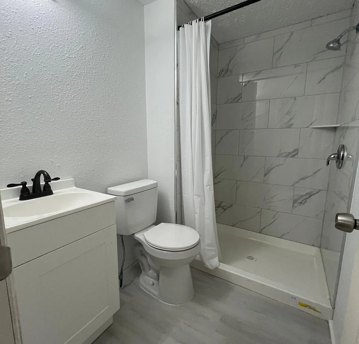 2 bed, 700 sqft, $650 — Photo 2